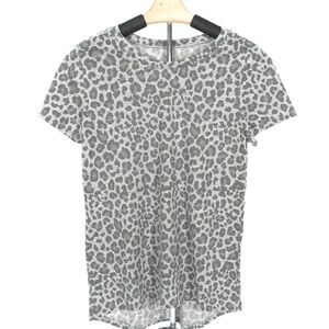 Women’s | Zoe + Liv | Gray Leopard Print T-Shirt Top